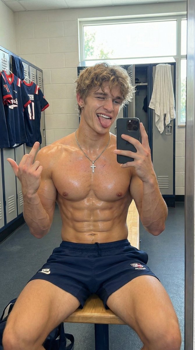 Candid Gym Mirror Selfie Prompt 1