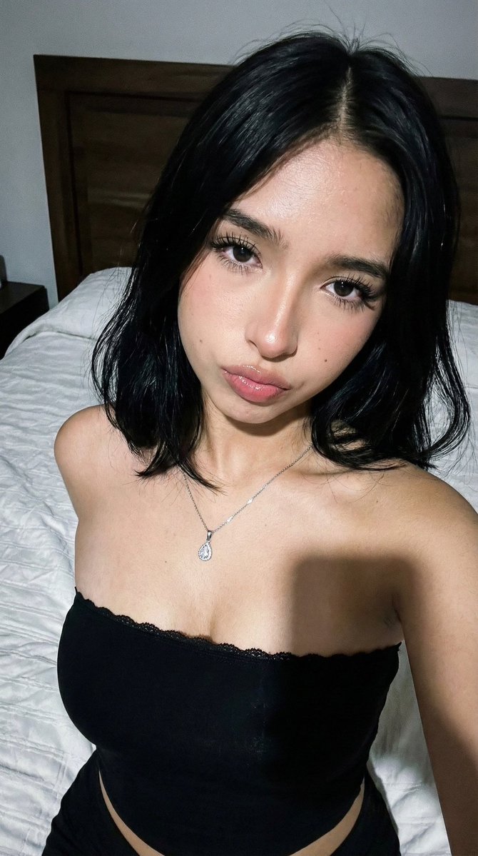 High-fidelity selfie with identity and expression lock 3