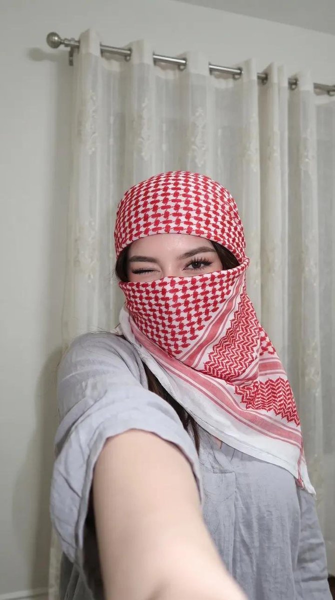 Lifestyle Smartphone Selfie with Keffiyeh 2