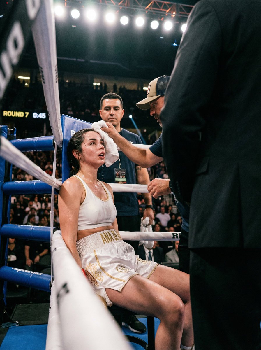 Ultra-Realistic Boxing Documentary Photo 3
