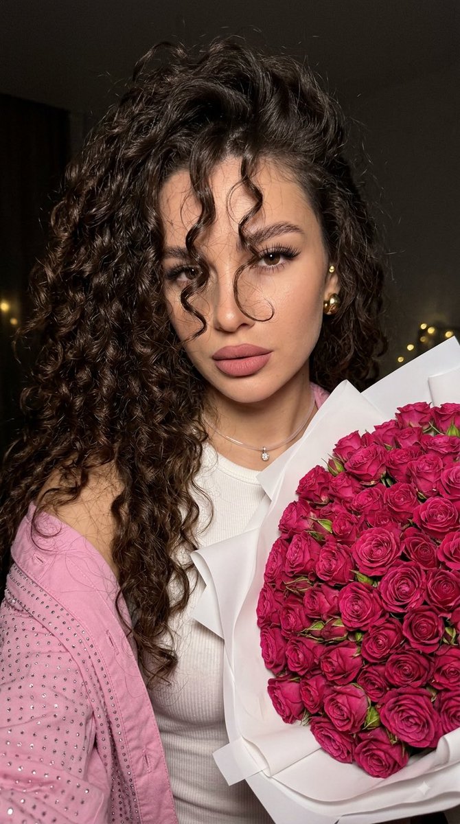 Fuchsia Rose Bouquet Selfie 1