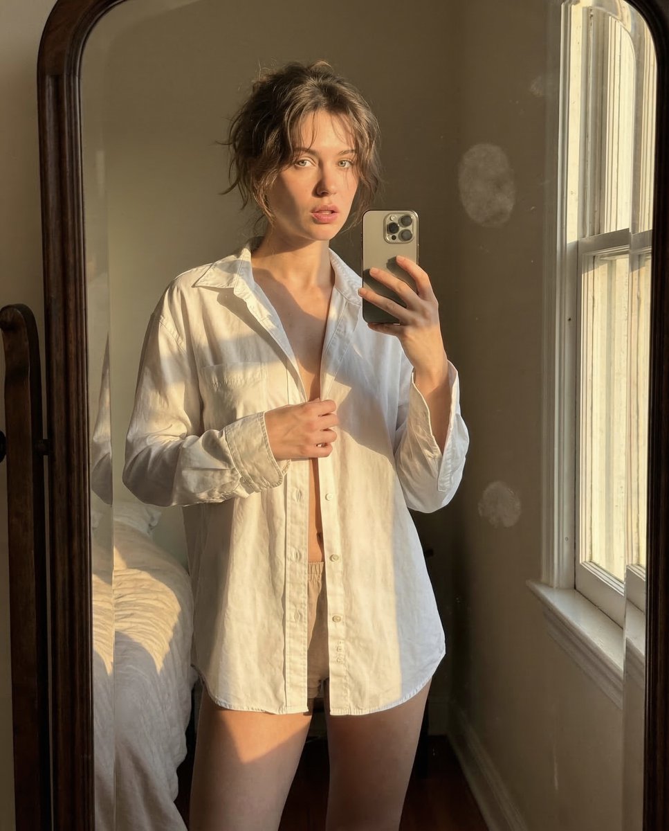 Golden Hour Mirror Selfie Realism 1