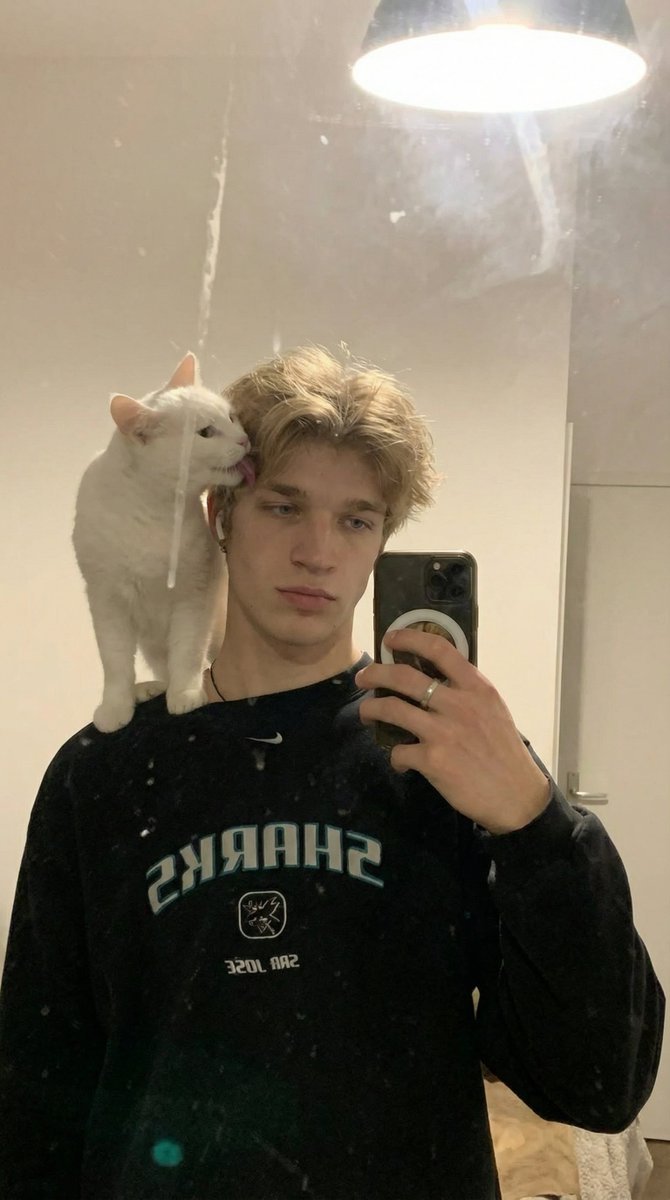 Cozy Aesthetic Mirror Selfie with White Cat 4